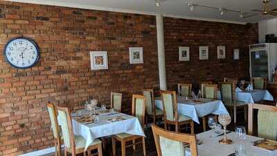 Cinnamon Cafe & Indian Restaurant