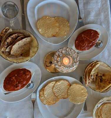 Cinnamon Cafe & Indian Restaurant