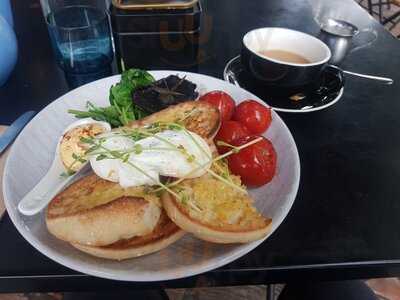 Hopscotch Restaurant & Bar