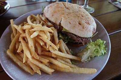 Hopscotch Restaurant & Bar