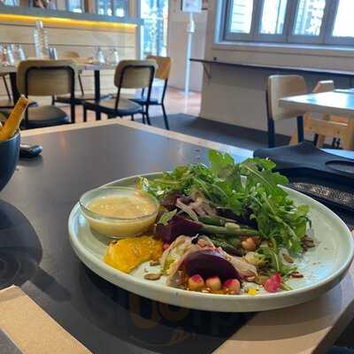 Frontbeach Taphouse & Restaurant