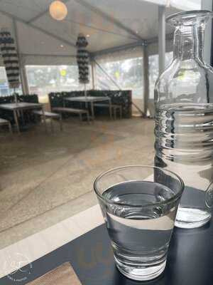 Frontbeach Taphouse & Restaurant