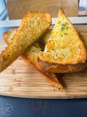 Frontbeach Taphouse & Restaurant