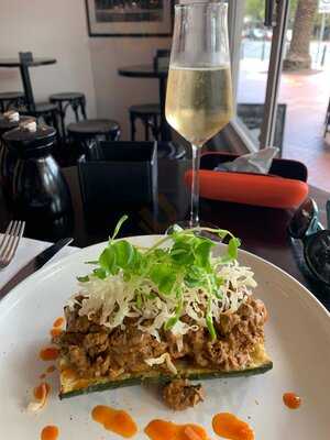 Deco Wine Bar & Restaurant