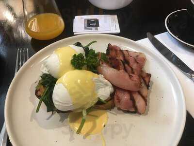 Deco Wine Bar & Restaurant