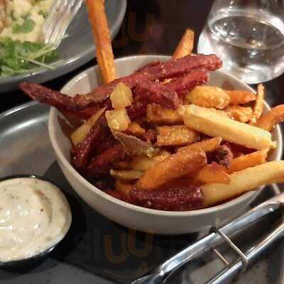 Deco Wine Bar & Restaurant