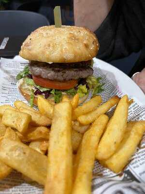 Six Degrees Bar & Restaurant