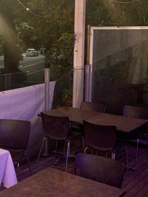 Mango Tree Cafe & Restaurant