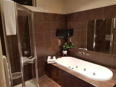 Oscar's Hotel And Cafe Bar