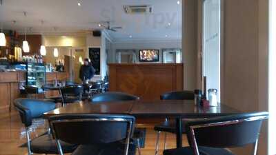 Oscar's Hotel And Cafe Bar