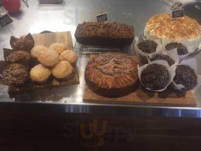 Claudies Wine Bar & Pizzeria