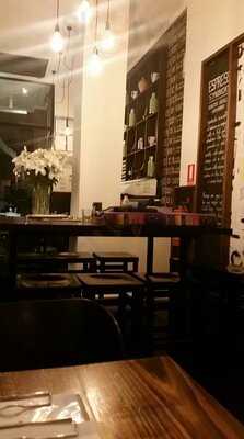 Sally's Kitchen And Winebar