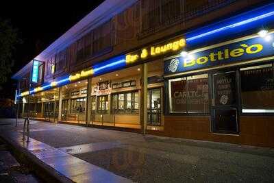 Dolphin’s Harbourside Hotel