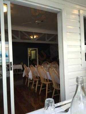 Salty's On The Hastings