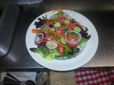 Cosa Nostra Pizzeria & Restaurant