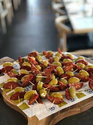 Sarba's Italian Lakelands