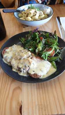 Sarba's Italian Lakelands