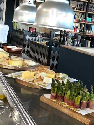 Sarba's Italian Lakelands