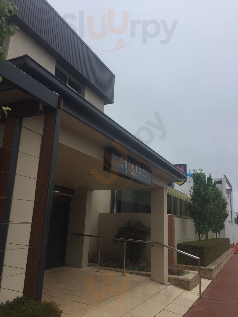 Cascades Restaurant & Bar