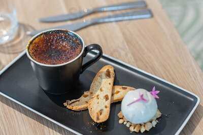 Coral Cay Bar & Grill