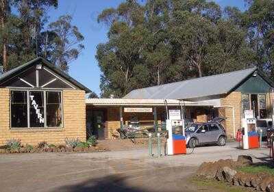 The Wheel At Elleker Tavern