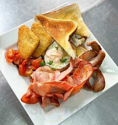 Blue Gecko Bar And Restaurant