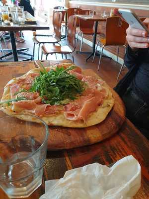 Italo's Wood Fired Pizza