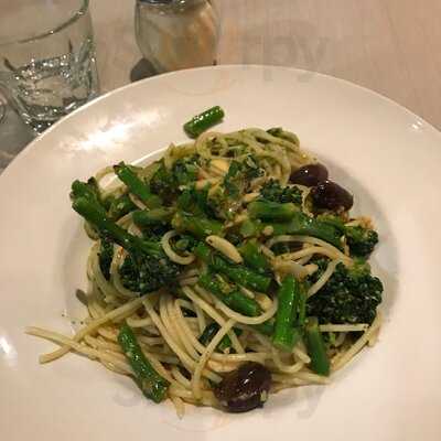 Rosco's At Chevron Cafe Bar