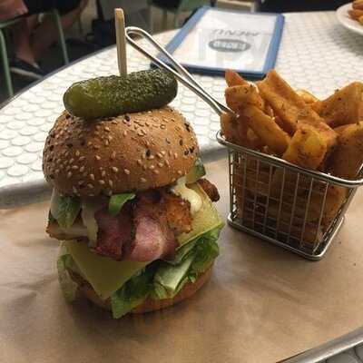 Beach House Bar & Grill