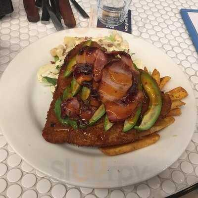 Beach House Bar & Grill