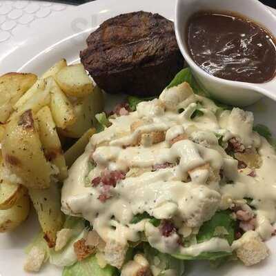 Beach House Bar & Grill