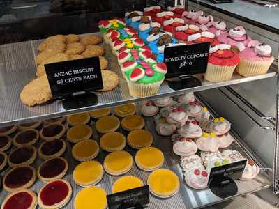 Golden Nugget Bakery