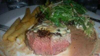 Waterside Restaurant Mandurah Quay Resort