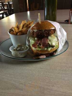 Grand Trailer Park Taverna