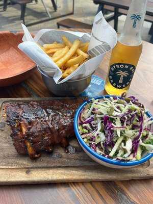 Ribs & Burgers The Rocks