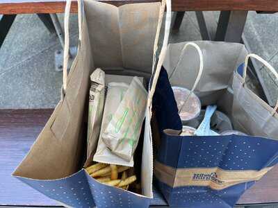 Ribs & Burgers The Rocks