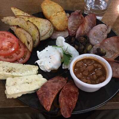 The Square Cafe Bar Restaurant