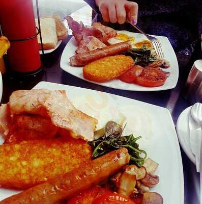 Yum Yum Bakery & Cafe