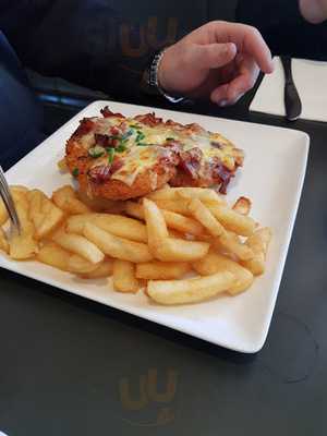 Bunch Of Grapes Hotel