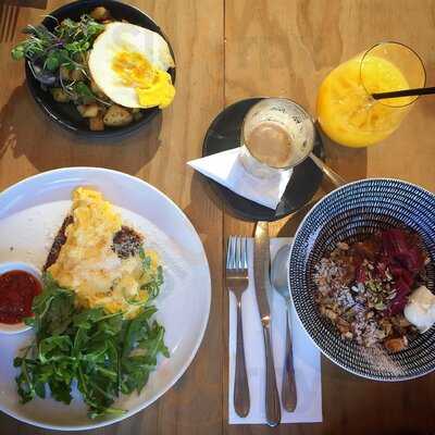 Alps & Amici Foodstore & Kitchen