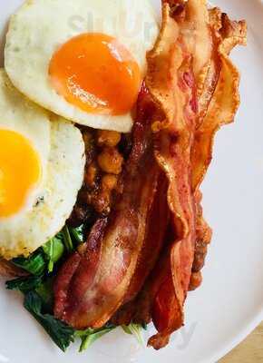 Alps & Amici Foodstore & Kitchen