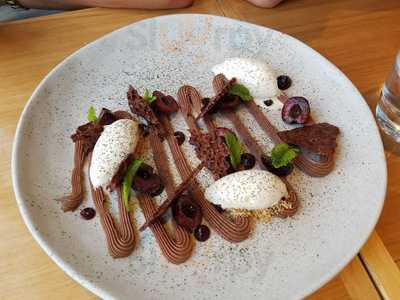 The Deck Bar And Bistro