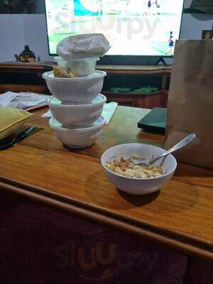 Noodle & Sushi Paradise