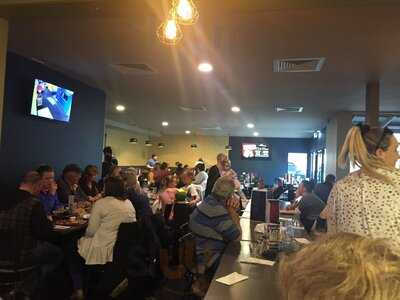 Robin Hood Family Bistro & Cafe