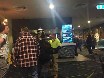 Robin Hood Family Bistro & Cafe