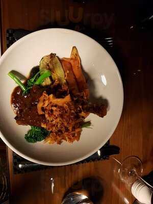 Atrium Restaurant And Bar