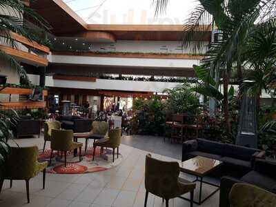 Atrium Restaurant And Bar