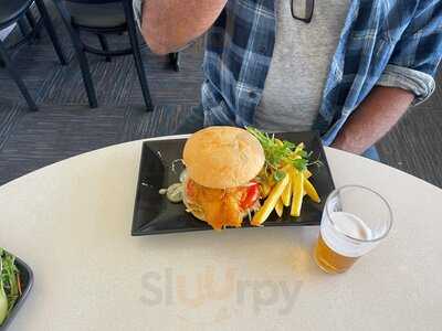 The Cut Tavern Bar & Bistro