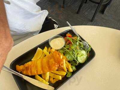 The Cut Tavern Bar & Bistro