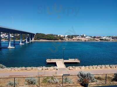 The Cut Tavern Bar & Bistro